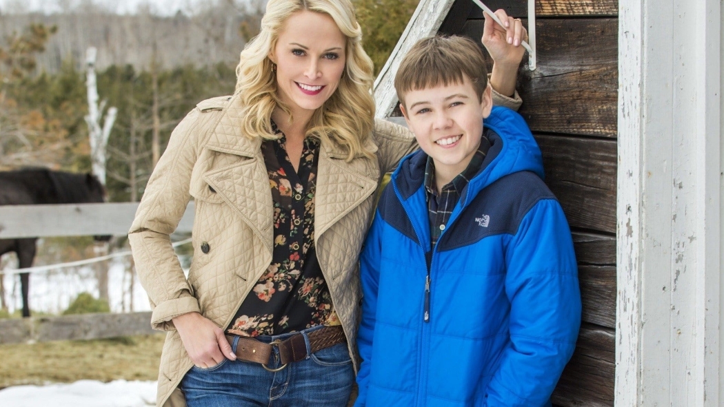 Tucker ile Noel izle